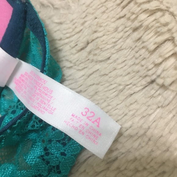 VS PINK Bra - Picture 5 of 5